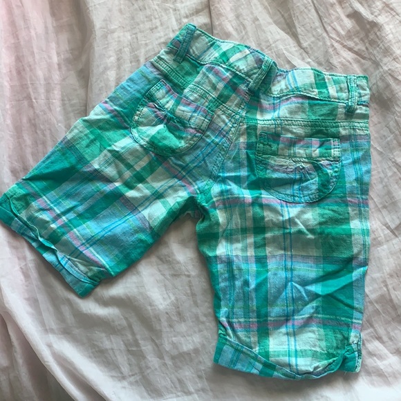 2 pairs of little girls plaid shorts - Picture 6 of 12